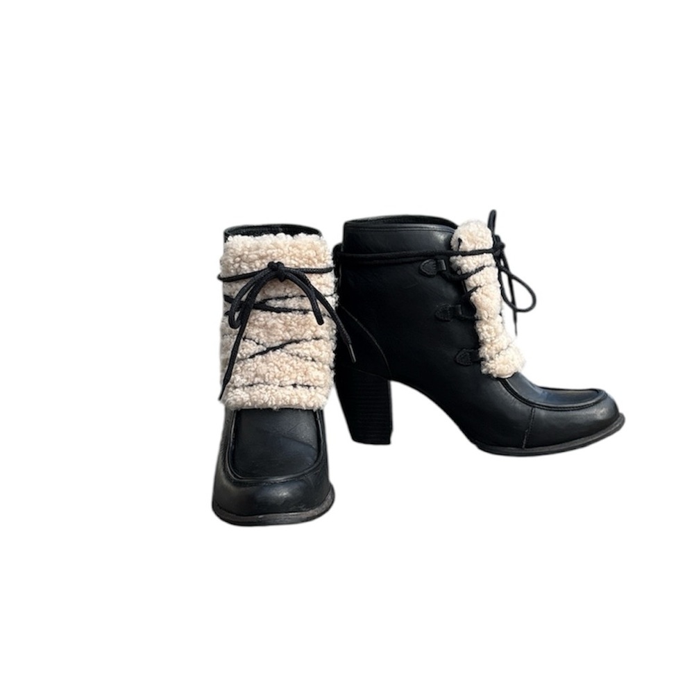 UGG Women's Analise boots size 8